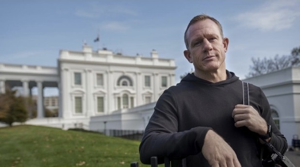 توضیحات عکاس عکس معروف لحظه ترور ترامپ ؛ چه تصمیم غیر منتظره‌ای به نفع ترامپ تمام شد؟